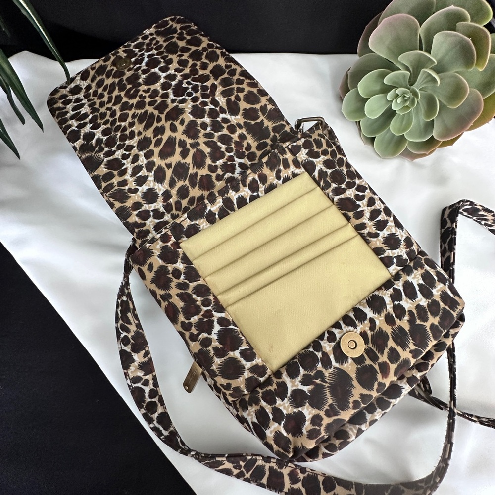 Travelon Leopard Print Crossbody Bag - Earth Tone Bag, Mocha Hue Crossbody - Picture 3 of 10